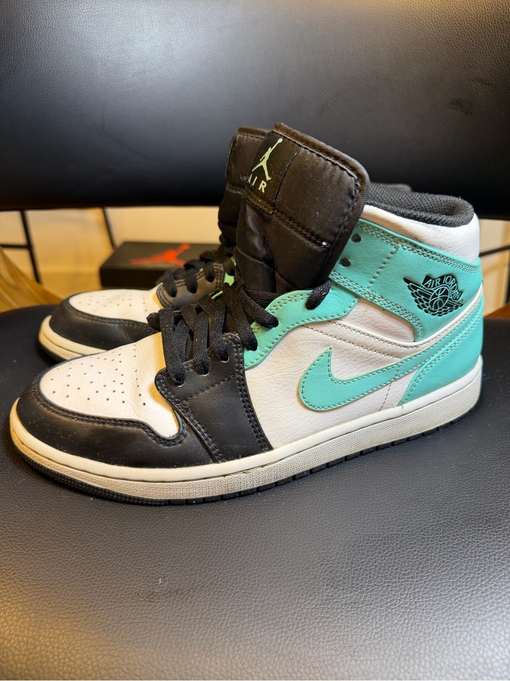 554724-132 Air Jordan 1 Mid "Tropical Twist" Size 9.5